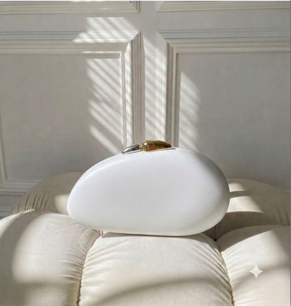 The Pebble Clutch